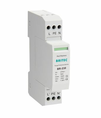 Dispositif de protection contre les surtensions SPD de type 3 avec tension nominale de 30 à 275 V, temps de réponse ≤ 25 ns et protection contre la foudre de 8/20 ondes