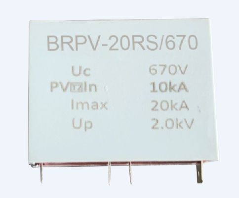 Tension nominale 670 V, courant de décharge maximum 20 kA, protection contre les surtensions DC, SPD monté sur PCB pour la protection de l'onduleur.